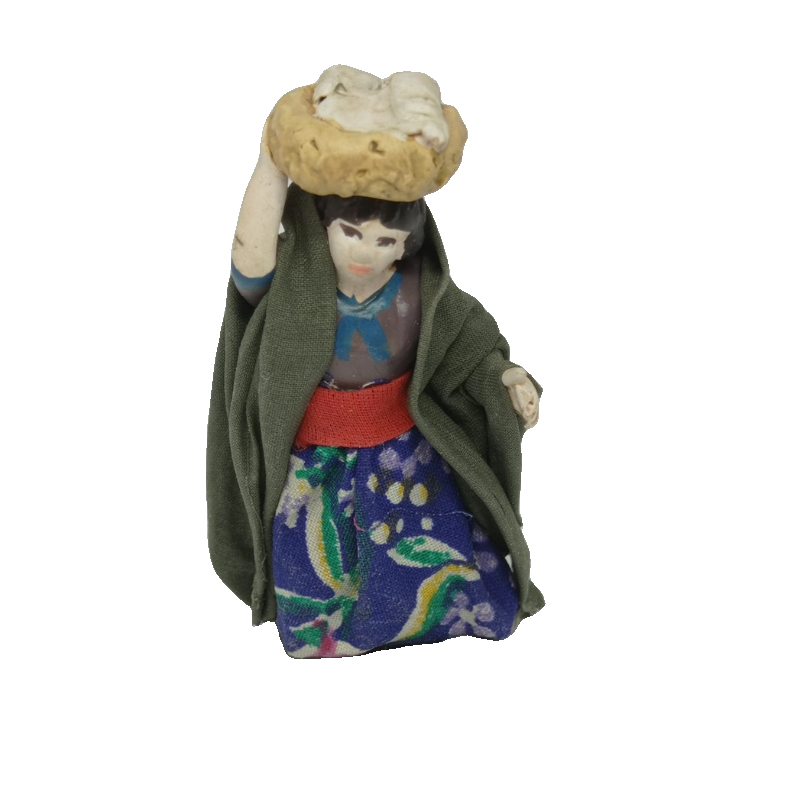 SIG.RA C/CESTO SUL CAPO CM7 VESTITO